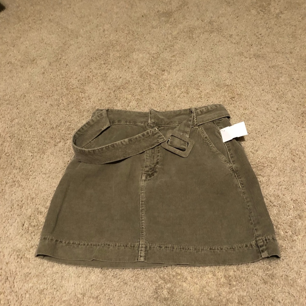 Corduroy olive green mini skirt with belt - Picture 3 of 7